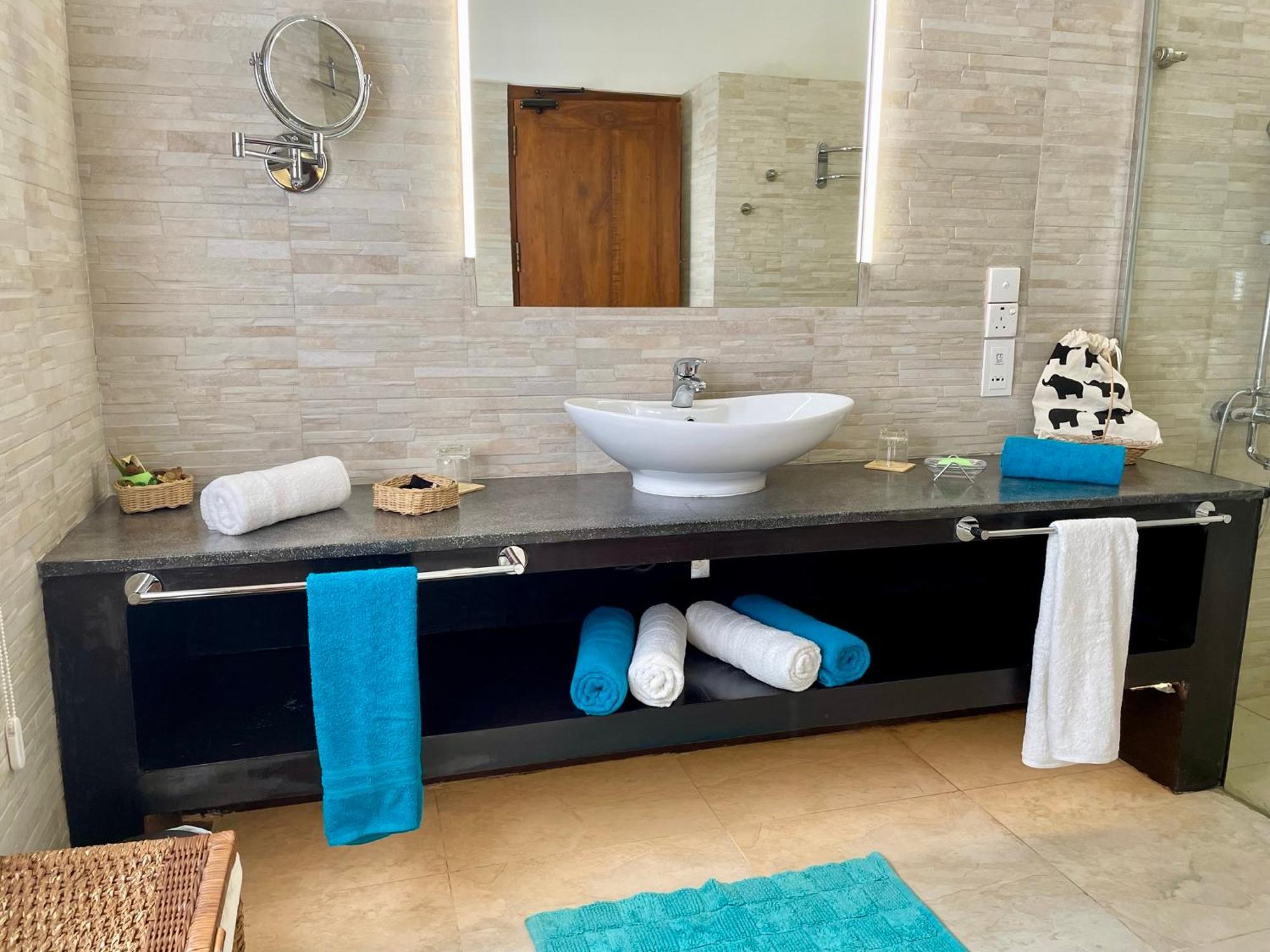 Khomba Lodge Тангалла Экстерьер фото
